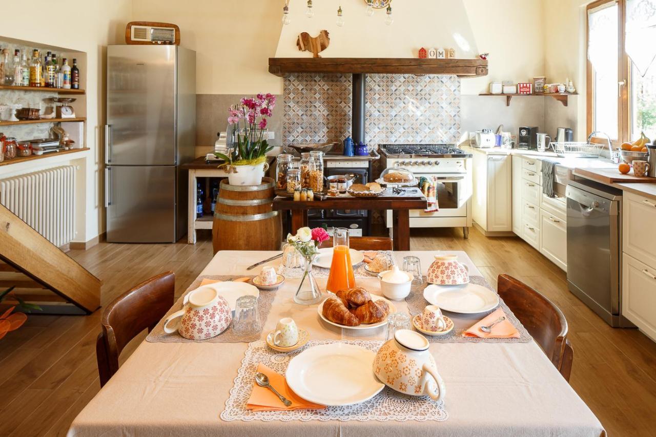 Il Pettirosso Bed & Breakfast Santarcangelo di Romagna Ngoại thất bức ảnh